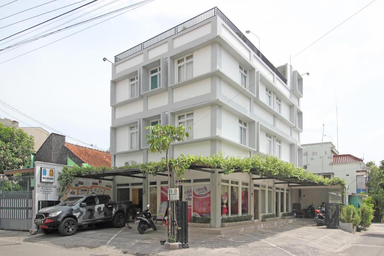 Reddoorz Near Solo Balapan Station Surakarta (Solo) Exterior foto