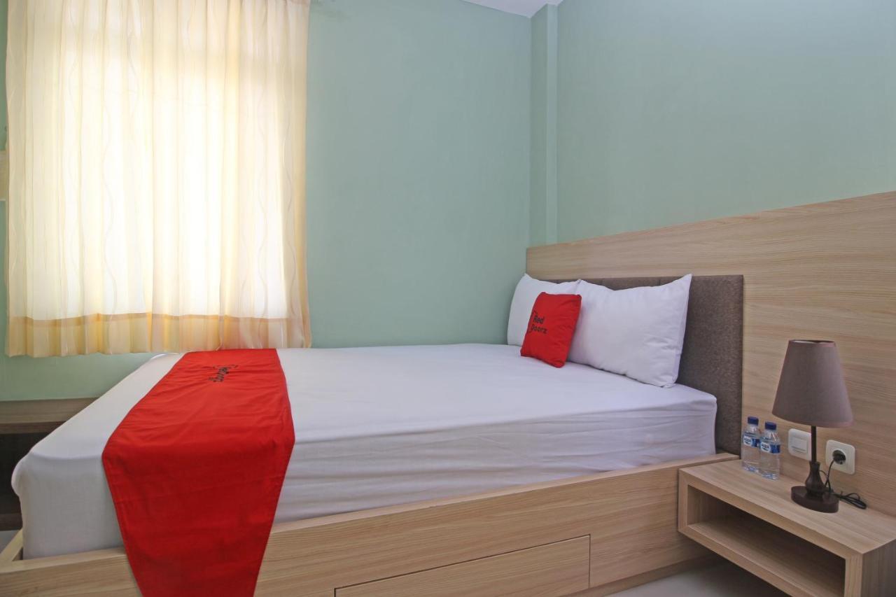Reddoorz Near Solo Balapan Station Surakarta (Solo) Exterior foto